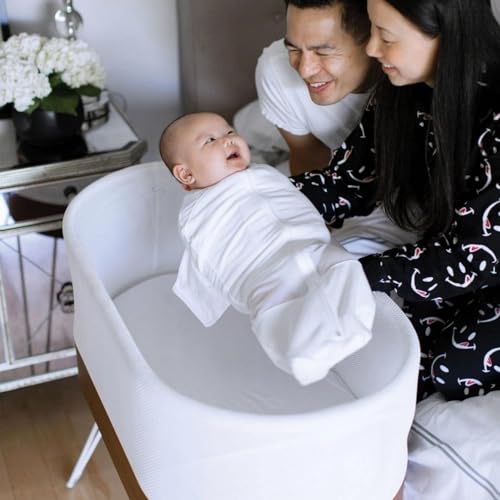 SNOO Smart Sleeper Baby Cot - Bedside Crib, Automatic Rocking, White Noise - Ideal for Newborns to 6 Months - Natural Sleep Training